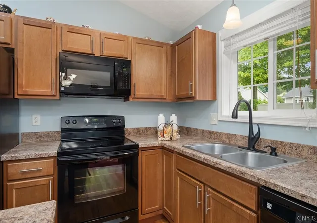 Photo 2 of Sale Pending at 115 Festa Fairway Ln, Baldwinsville, NY 13027 | MLS# S1711708 | Listing updated on 2026-09-06