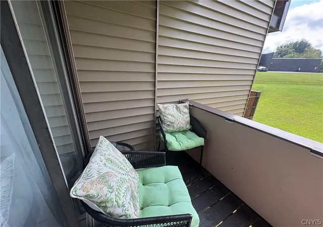 Photo 3 of Condo for sale at 462 Idlewood Blvd, Baldwinsville, NY 13027 | MLS# S1711952 | Listing updated on 2026-09-04