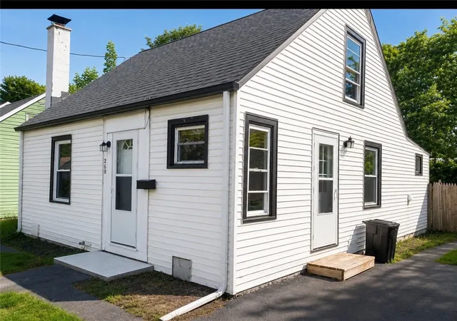 Photo 1 of Single family home for sale at 260 Robert St, Elmira, NY 14904 | MLS# R1711840 | Listing updated on 2026-09-15