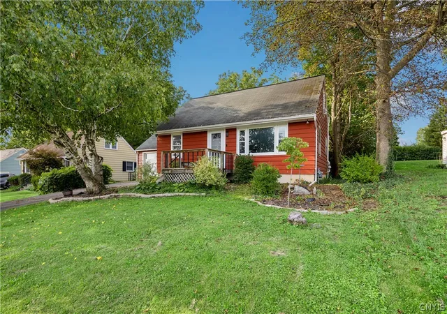 Photo 1 of Single family home for sale at 122 W Dauenhauer St, East Syracuse, NY 13057 | MLS# S1711226 | Listing updated on 2026-09-04
