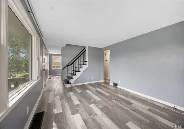 Photo 4 of Single family home for sale at 122 W Dauenhauer St, East Syracuse, NY 13057 | MLS# S1711226 | Listing updated on 2026-09-04