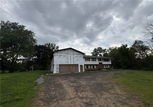 Single family home for sale at 776 Lake Rd, Ontario, NY 14519 | MLS# R1712091