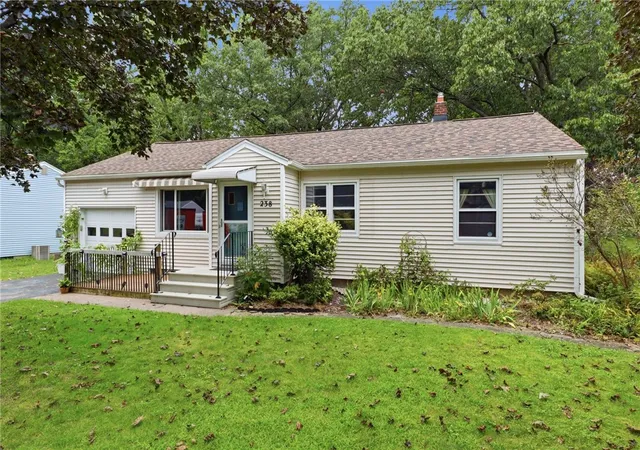 Photo 3 of Sale Pending at 238 Bayway Dr, Webster, NY 14580 | MLS# R1712034 | Listing updated on 2026-09-09