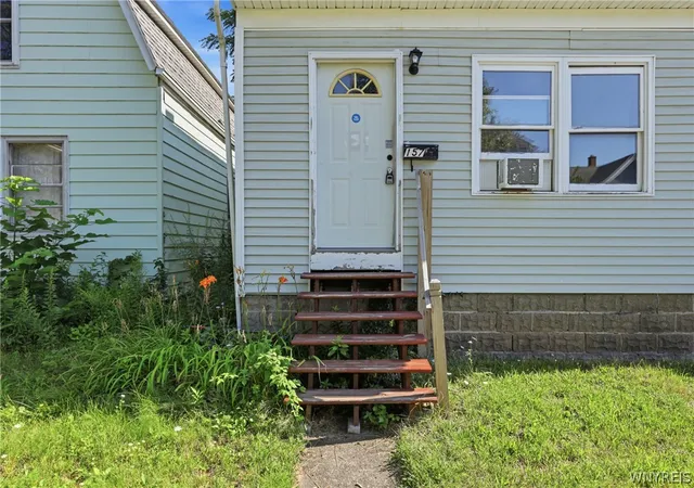 Photo 3 of Single family home for sale at 157 Merrimac St, Buffalo, NY 14214 | MLS# B1712099 | Listing updated on 2026-09-08