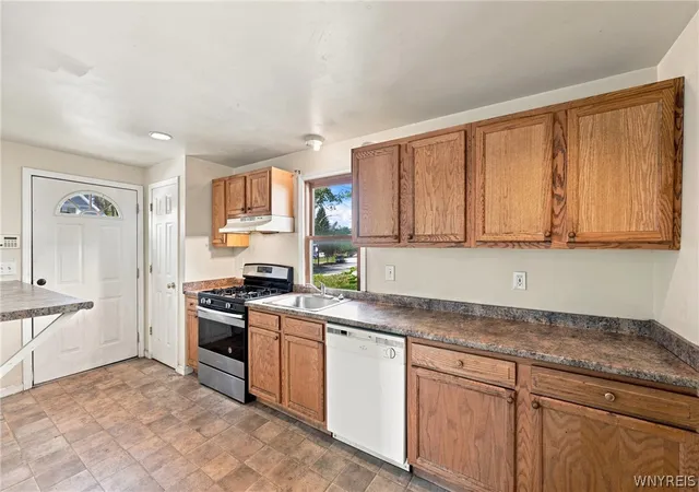 Photo 3 of Single family home for sale at 157 Merrimac St, Buffalo, NY 14214 | MLS# B1712099 | Listing updated on 2026-09-08