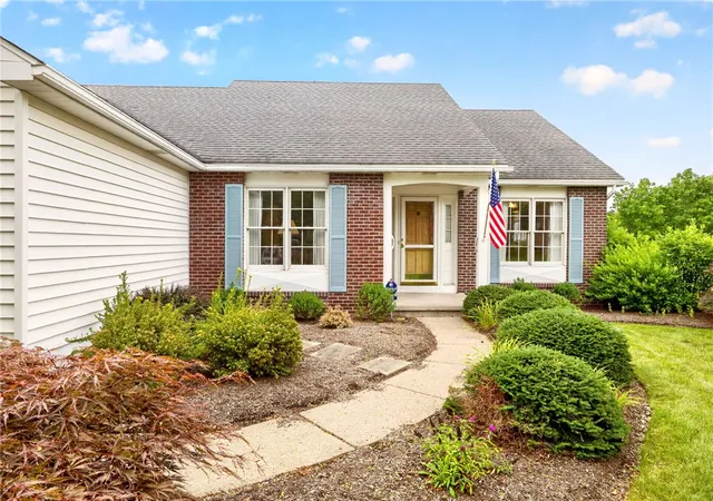 Photo 3 of Single family home for sale at 95 Rock Crk, Pittsford, NY 14534 | MLS# R1711950 | Listing updated on 2026-09-08