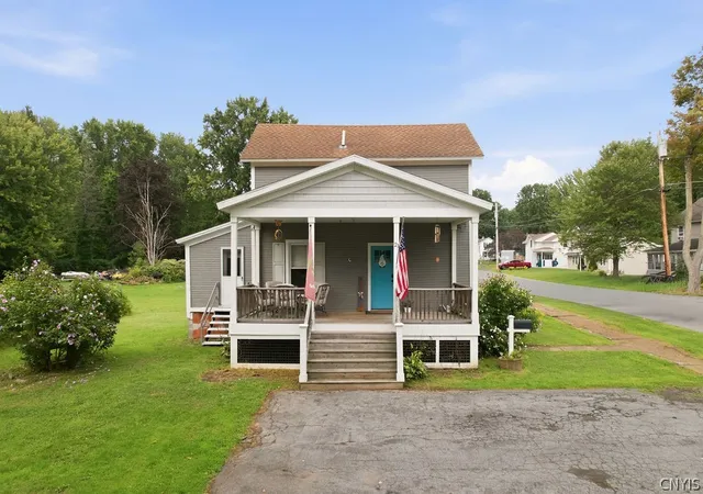 Photo 3 of Single family home for sale at 21 Spring St, Phoenix, NY 13135 | MLS# S1711526 | Listing updated on 2026-09-14