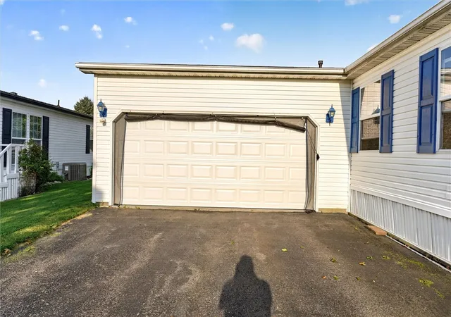 Photo 3 of Sale Pending at 6353 Kims Dr, Victor, NY 14564 | MLS# R1712143 | Listing updated on 2026-09-16