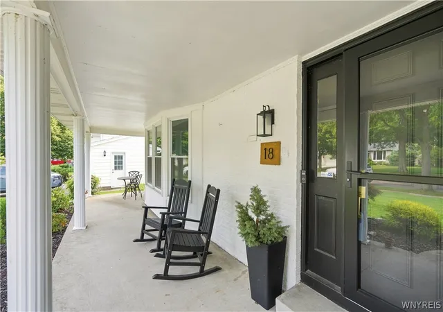 Photo 3 of Sale Pending at 18 Rosewood Dr, Buffalo, NY 14221 | MLS# B1712122 | Listing updated on 2026-09-10