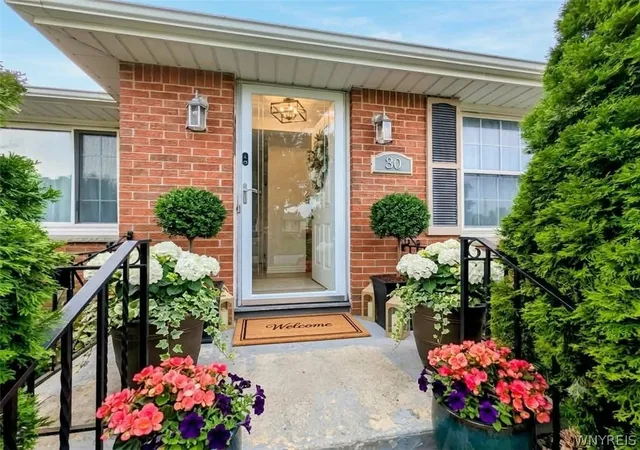 Photo 3 of Single family home for sale at 30 Augusta Ave, Buffalo, NY 14226 | MLS# B1709151 | Listing updated on 2026-09-13
