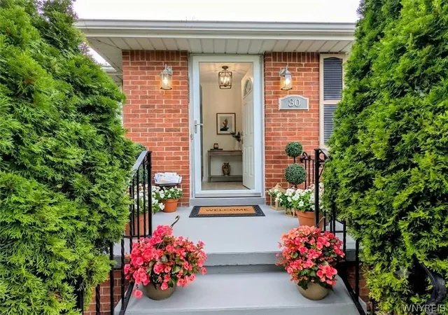 Photo 4 of Single family home for sale at 30 Augusta Ave, Buffalo, NY 14226 | MLS# B1709151 | Listing updated on 2026-09-13