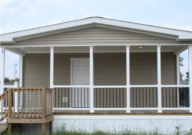 Photo 2 of Manufactured home for sale at 1774 Military Rd, Buffalo, NY 14217 | MLS# B1711319 | Listing updated on 2026-09-04