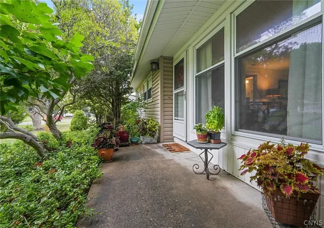 Photo 3 of Single family home for sale at 217 Wynnfield Dr, Syracuse, NY 13219 | MLS# S1712175 | Listing updated on 2026-09-08