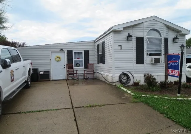 Manufactured home for sale at 7 N Eaglecrest Dr, Hamburg, NY 14075 | MLS# B1711815