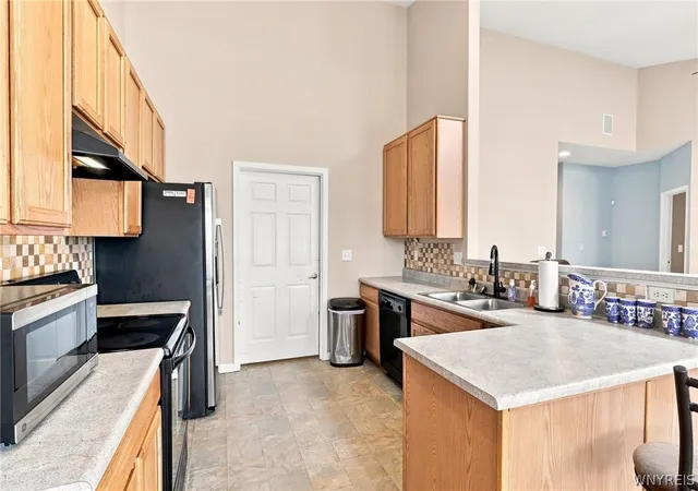 Photo 4 of Sale Pending at 2437 King Fisher Ln, Niagara Falls, NY 14304 | MLS# B1711991 | Listing updated on 2026-09-16