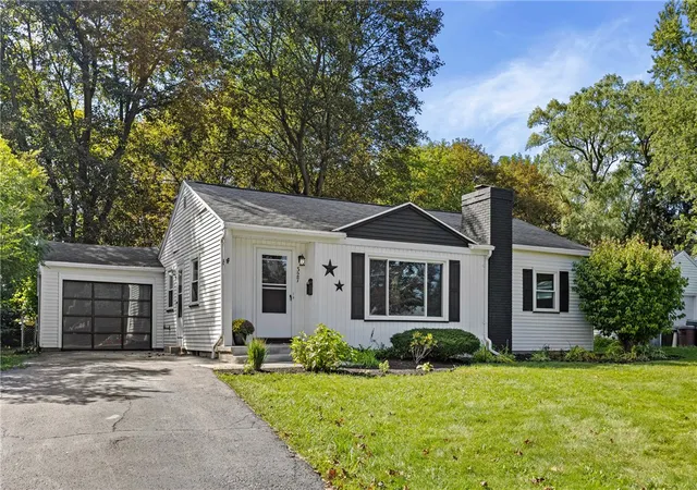 Photo 3 of Single family home for sale at 327 Kimberly Dr, Rochester, NY 14610 | MLS# R1711382 | Listing updated on 2026-09-12