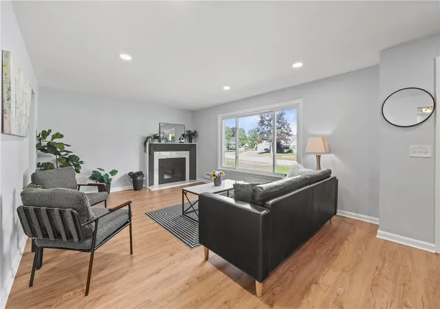 Photo 4 of Single family home for sale at 327 Kimberly Dr, Rochester, NY 14610 | MLS# R1711382 | Listing updated on 2026-09-12
