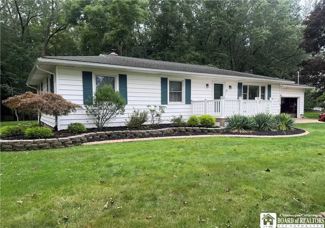 Photo 2 of Single family home for sale at 25 Forbes Pl, Fredonia, NY 14063 | MLS# R1711445 | Listing updated on 2026-09-03
