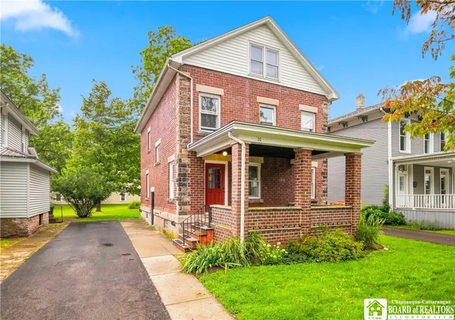 Photo 1 of Sale Pending at 31 White St, Fredonia, NY 14063 | MLS# R1711923 | Listing updated on 2026-09-15