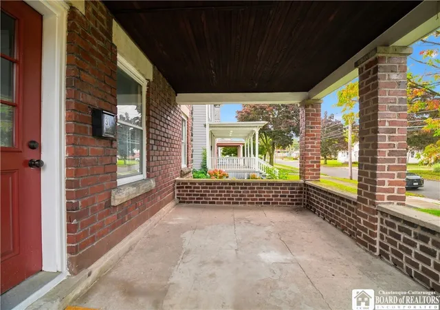 Photo 2 of Single family home for sale at 31 White St, Fredonia, NY 14063 | MLS# R1711923 | Listing updated on 2026-09-03