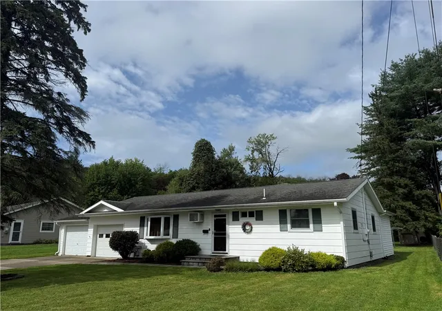 Photo 1 of Single family home for sale at 5 Bolton Dr, Oneonta, NY 13820 | MLS# R1711971 | Listing updated on 2026-09-08