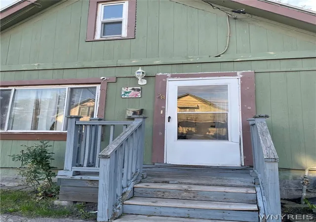 Photo 3 of Single family home for sale at 28 Townsend St, Buffalo, NY 14206 | MLS# B1712256 | Listing updated on 2026-09-04