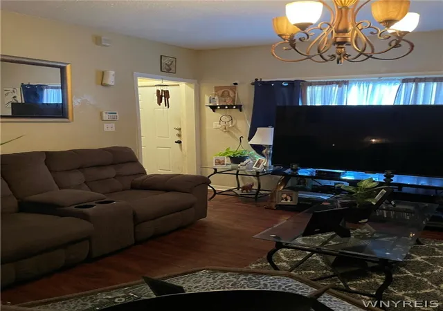 Photo 4 of Single family home for sale at 28 Townsend St, Buffalo, NY 14206 | MLS# B1712256 | Listing updated on 2026-09-04