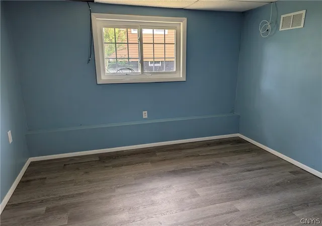 Photo 3 of Single family home for sale at 929 Northway St, Syracuse, NY 13224 | MLS# S1711308 | Listing updated on 2026-09-05