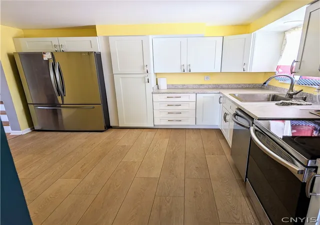 Photo 3 of Single family home for sale at 929 Northway St, Syracuse, NY 13224 | MLS# S1711308 | Listing updated on 2026-09-05