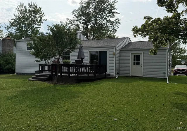Photo 1 of Sale Pending at 7437 Farmstead Rd, Liverpool, NY 13088 | MLS# S1711995 | Listing updated on 2026-09-12