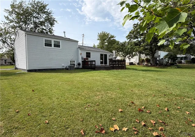 Photo 2 of Sale Pending at 7437 Farmstead Rd, Liverpool, NY 13088 | MLS# S1711995 | Listing updated on 2026-09-12