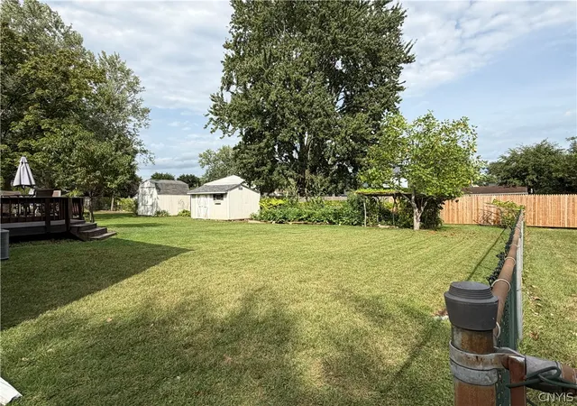Photo 3 of Sale Pending at 7437 Farmstead Rd, Liverpool, NY 13088 | MLS# S1711995 | Listing updated on 2026-09-12