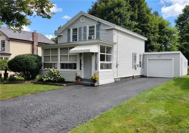 Photo 3 of Single family home for sale at 29 Walnut St, Mohawk, NY 13407 | MLS# S1711949 | Listing updated on 2026-09-06