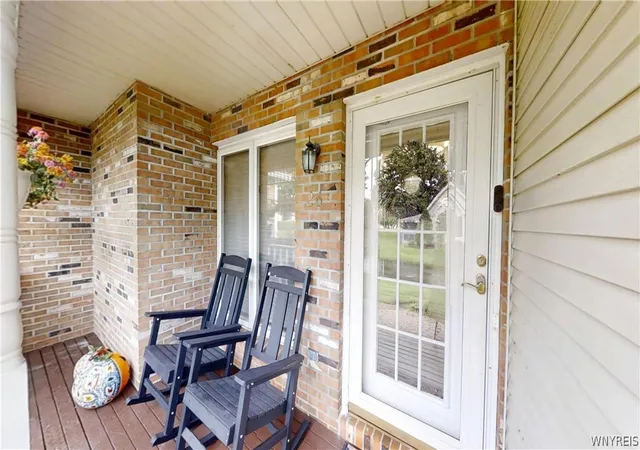 Photo 3 of Sale Pending at 26 Village Gate Ct, Buffalo, NY 14221 | MLS# B1712097 | Listing updated on 2026-09-08