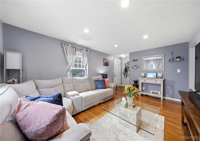 Photo 4 of Single family home for sale at 79 Kenview Ave, Buffalo, NY 14217 | MLS# B1711989 | Listing updated on 2026-09-04
