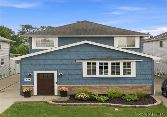 Photo 1 of Sale Pending at 39 Delwood Rd, Buffalo, NY 14217 | MLS# B1712215 | Listing updated on 2026-09-09