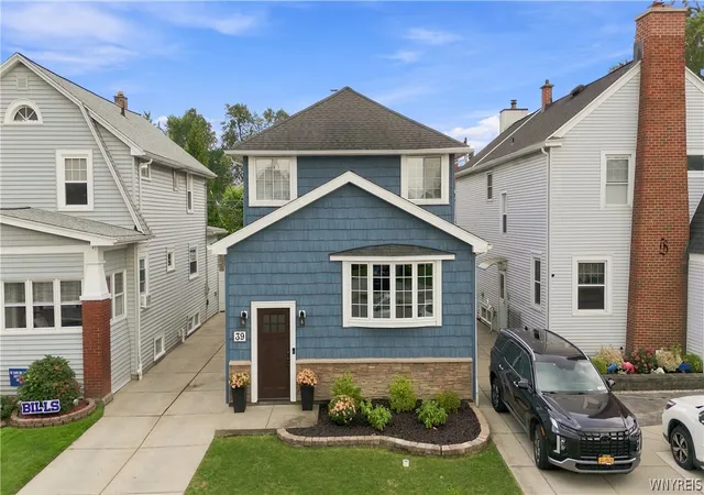 Photo 2 of Sale Pending at 39 Delwood Rd, Buffalo, NY 14217 | MLS# B1712215 | Listing updated on 2026-09-09