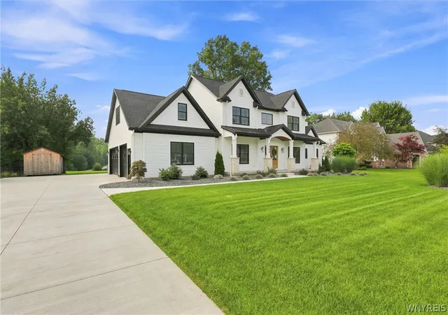 Photo 3 of Single family home for sale at 7366 Winbert Dr, North Tonawanda, NY 14120 | MLS# B1711358 | Listing updated on 2026-09-10