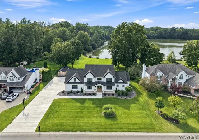 Photo 4 of Single family home for sale at 7366 Winbert Dr, North Tonawanda, NY 14120 | MLS# B1711358 | Listing updated on 2026-09-10