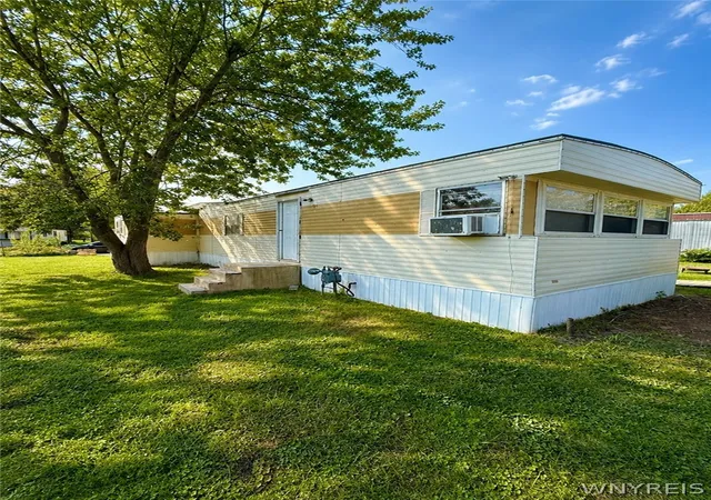 Photo 2 of Manufactured home for sale at 38 S Whispering Ln, Hamburg, NY 14075 | MLS# B1711814 | Listing updated on 2026-09-08