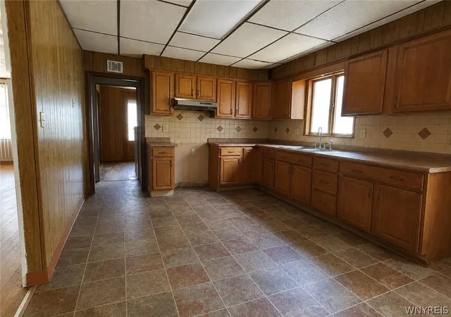Photo 4 of Single family home for sale at 297 Dewey Ave, Buffalo, NY 14214 | MLS# B1712332 | Listing updated on 2026-09-12