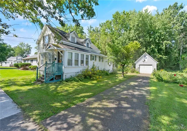 Photo 2 of Single family home for sale at 107 Sherman St, Oneida, NY 13421 | MLS# S1712068 | Listing updated on 2026-09-04