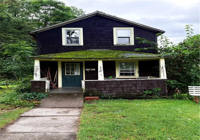 Photo 1 of Single family home for sale at 539 W Hudson St, Elmira, NY 14904 | MLS# R1712231 | Listing updated on 2026-09-04