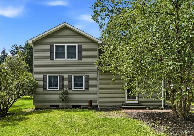 Photo 2 of Single family home for sale at 1021 Orchard Park Rd, Buffalo, NY 14224 | MLS# B1712286 | Listing updated on 2026-09-14