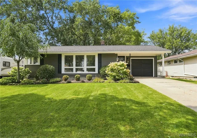 Photo 3 of Sale Pending at 34 Saint Amelia Dr, Tonawanda, NY 14150 | MLS# B1712288 | Listing updated on 2026-09-14