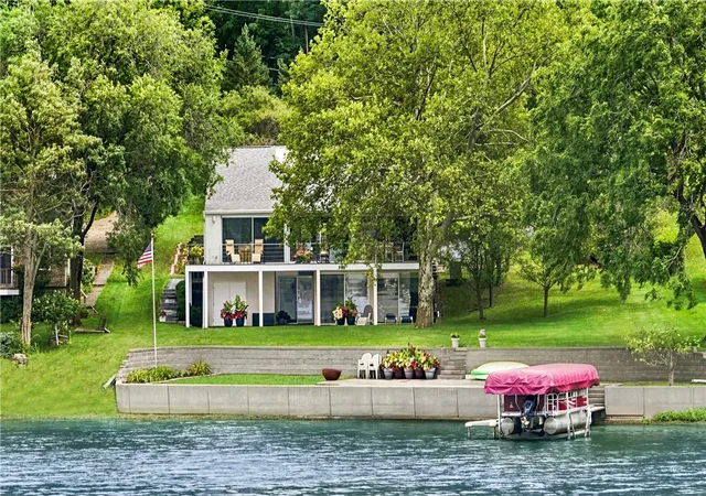 Photo 1 of Single family home for sale at 5506 E Lake Rd, Honeoye, NY 14471 | MLS# R1710924 | Listing updated on 2026-09-12
