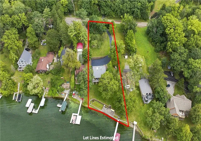 Photo 3 of Single family home for sale at 5506 E Lake Rd, Honeoye, NY 14471 | MLS# R1710924 | Listing updated on 2026-09-12