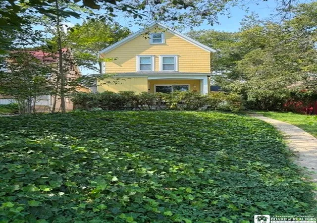 Photo 2 of Single family home for sale at 6 Crescent Ave, Chautauqua, NY 14722 | MLS# R1711913 | Listing updated on 2026-09-08