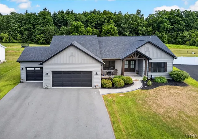 Photo 1 of Single family home for sale at 4534 Hollyshire, Clay, NY 13041 | MLS# S1712424 | Listing updated on 2026-09-14