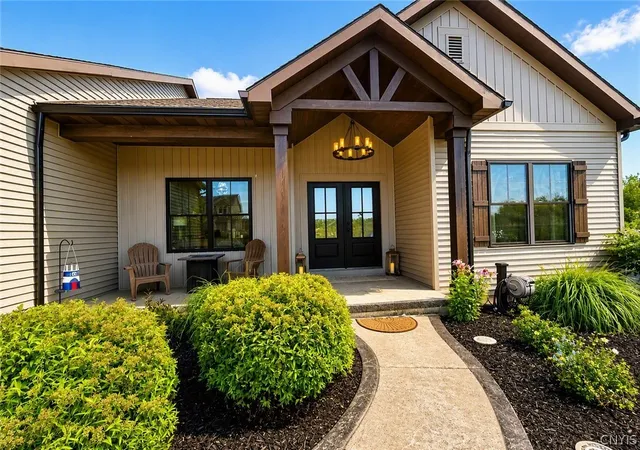 Photo 3 of Single family home for sale at 4534 Hollyshire, Clay, NY 13041 | MLS# S1712424 | Listing updated on 2026-09-14